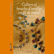Livre colliers et boucles d'oreillles en fil de métal